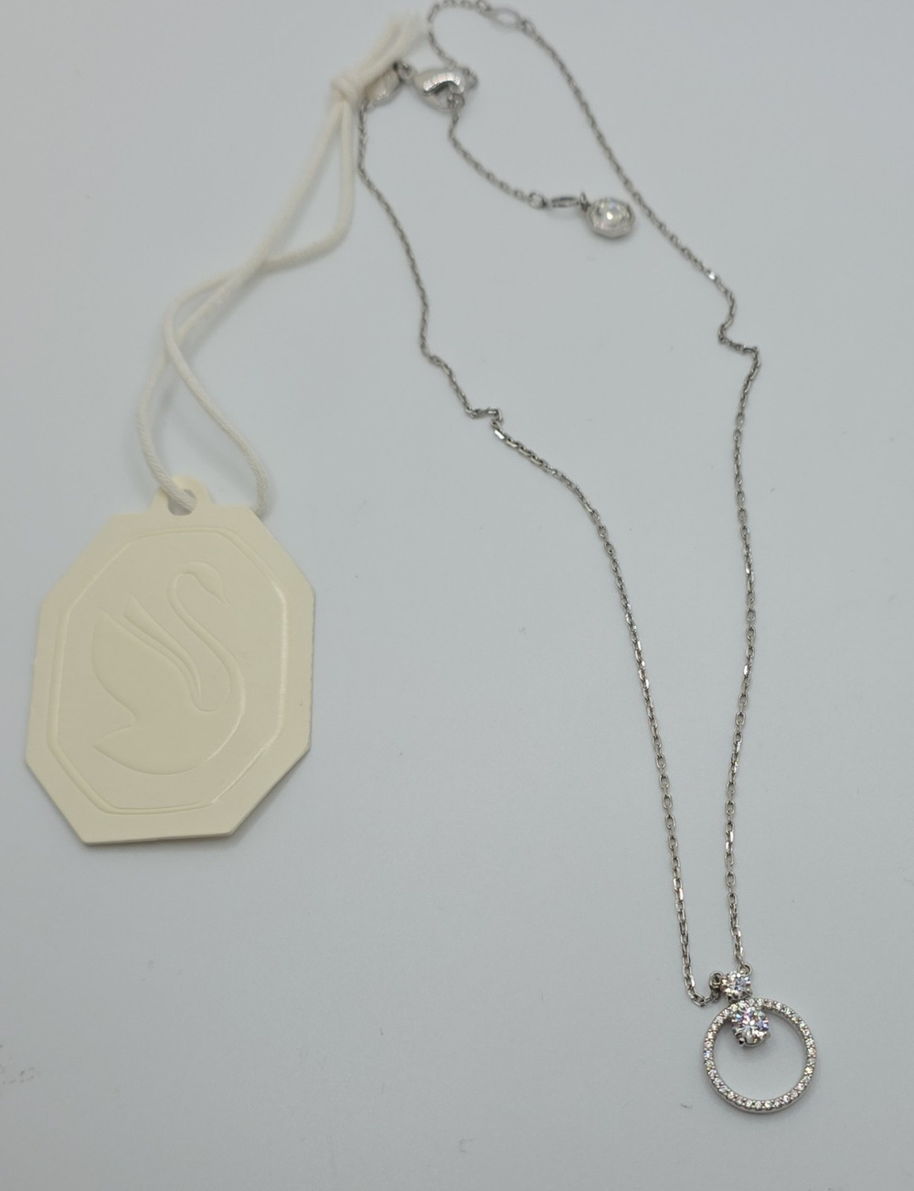Swarovski Constella Crystal Round Pendant Necklace Silver Tone Chain Lobster